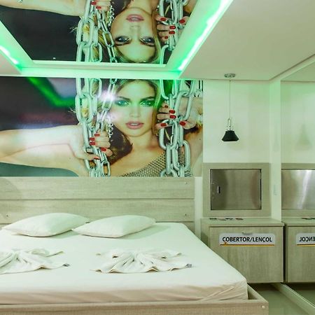 Motel Drive In T - Prolongamento Da Avenida Getulio Vargas Facil Acesso Ao Shopping Patio Chapeco Luaran gambar