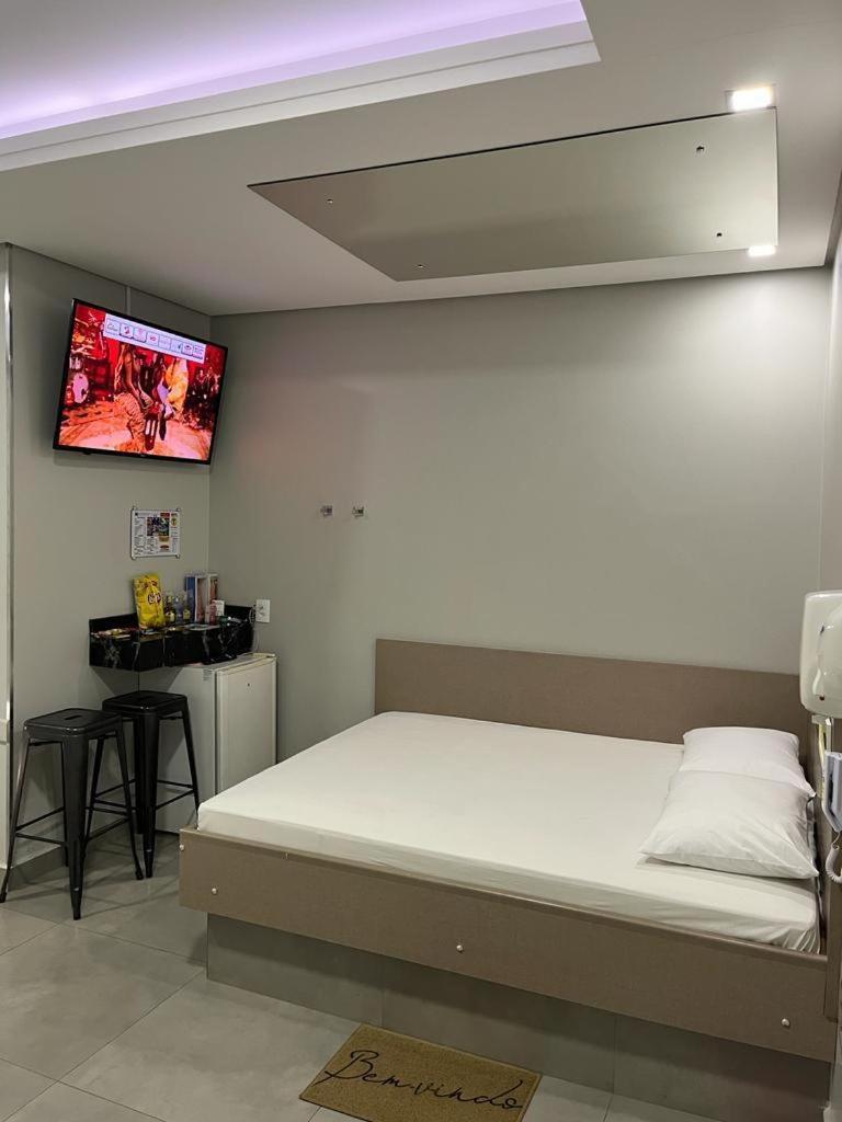 Motel Drive In T - Prolongamento Da Avenida Getulio Vargas Facil Acesso Ao Shopping Patio Chapeco Luaran gambar
